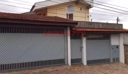 Sobrado de 300m² com 4 quartos em Jardim Guapíra