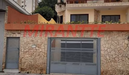 Sobrado de 300m² com 4 quartos em Vila Mazzei