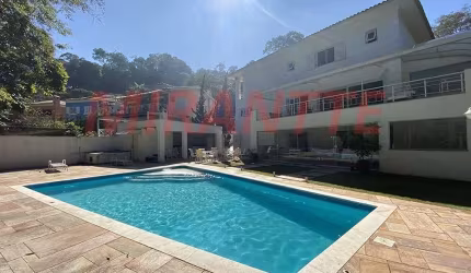 Sobrado de 650m² com 4 quartos em Jardim Itatinga