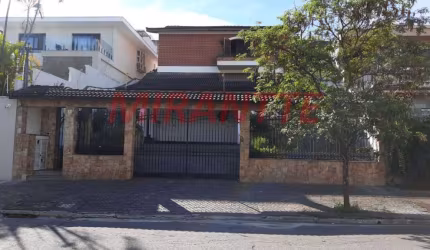Sobrado de 270m² com 3 quartos em Jardim São Bento