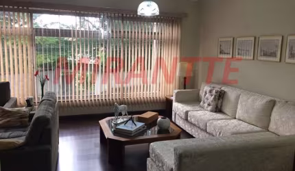 Sobrado de 273m² com 3 quartos em Barro Branco