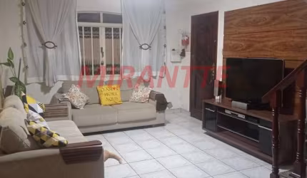 Sobrado de 120m² com 2 quartos em Vila Nivi