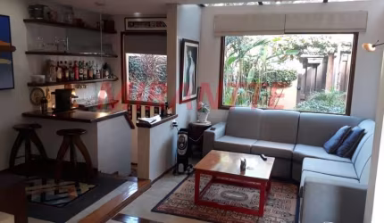 Sobrado de 195m² com 3 quartos em Aclimação