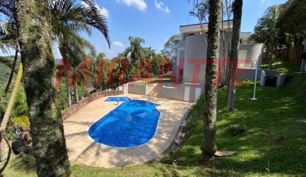 Sobrado de 634m² com 6 quartos em Serra Da Cantareira
