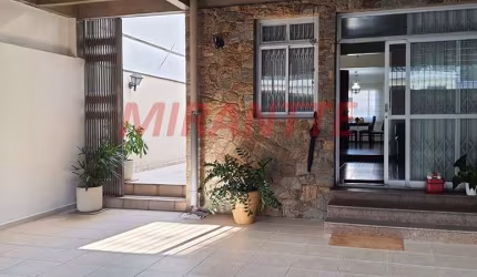 Sobrado de 303m² com 3 quartos em Santana