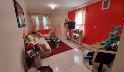 Sobrado de 136m² com 3 quartos em Vila Mazzei