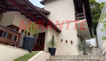 Sobrado de 470m² com 3 quartos em Serra Da Cantareira
