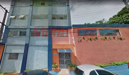 Comercial de 800m² em Limão