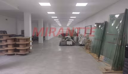 Comercial de 565m² em Vila Ede