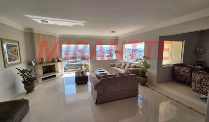 Apartamento de 290m² com 3 quartos em Água Fria