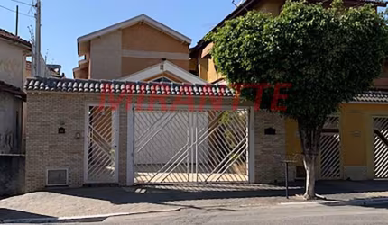 Sobrado de 390m² com 4 quartos em Pari