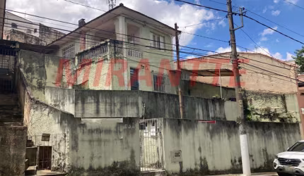 Sobrado de 303m² com 12 quartos em Vila Isolina Mazzei