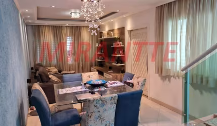 Sobrado de 240m² com 3 quartos em Vila Mazzei