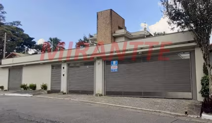 Sobrado de 679m² com 3 quartos em Jardim Floresta