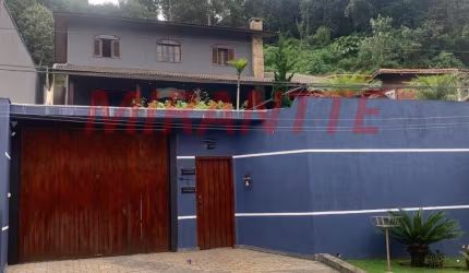 Sobrado de 600m² com 3 quartos em Serra Da Cantareira