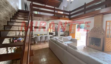 Sobrado de 353m² com 4 quartos em Serra Da Cantareira