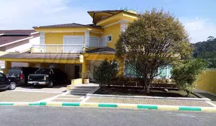 Sobrado de 1200m² com 4 quartos em Jardim Itatinga