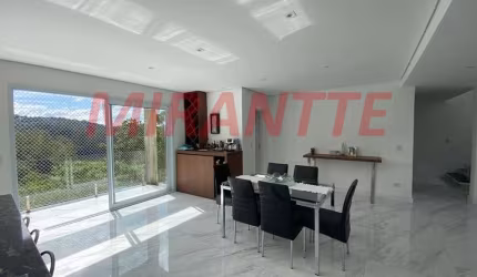 Sobrado de 350m² com 3 quartos em Serra da Cantareira
