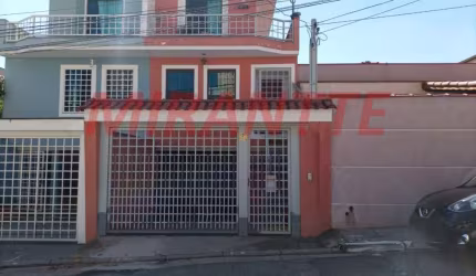 Sobrado de 230m² com 4 quartos em Santa Terezinha