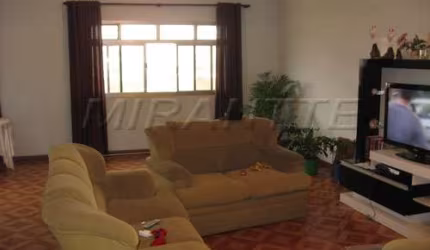 Sobrado de 774m² em Chora Menino