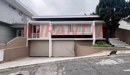 Cond. fechado de 280m² com 4 quartos em Santana