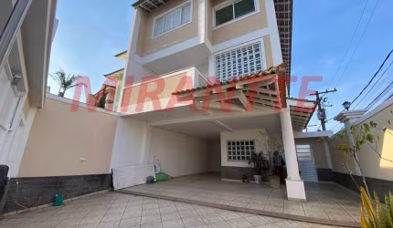 Sobrado de 384m² com 4 quartos em Jardim Bibi