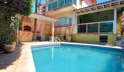 Sobrado de 198m² com 3 quartos em Imirim