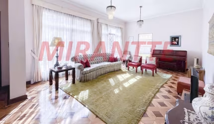 Cond. fechado de 306m² com 3 quartos em Santana
