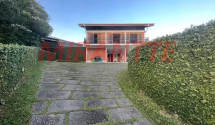 Sobrado de 229m² com 3 quartos em Serra Da Cantareira