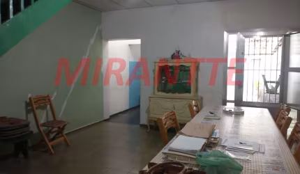 Sobrado de 223m² com 3 quartos em Santana