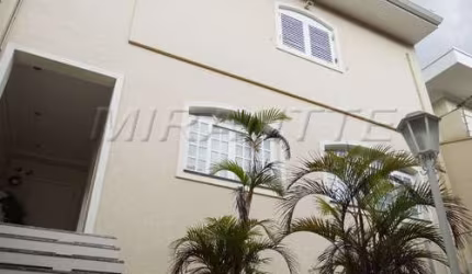 Sobrado de 350m² com 4 quartos em Santana