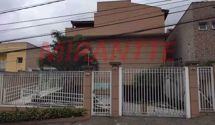 Cond. fechado de 148m² com 3 quartos em Imirim