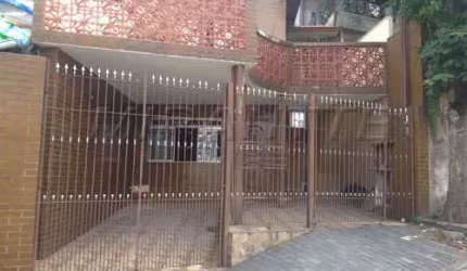 Sobrado de 140m² com 2 quartos em Vila Aurora