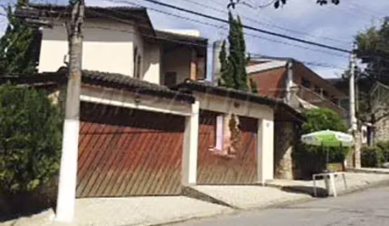 Sobrado de 559m² com 4 quartos em Jardim Marajoara