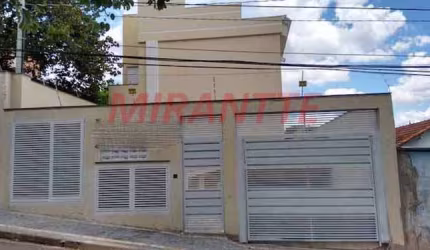 Cond. fechado com 2 quartos em Vila Ré