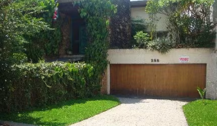 Sobrado de 431m² com 4 quartos em Barro Branco