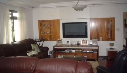 Apartamento de 184m² com 4 quartos em Água Fria