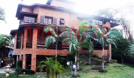 Sobrado de 980m² com 3 quartos em Serra Da Cantareira