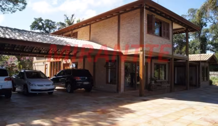 Sobrado de 421m² com 4 quartos em Serra da Cantareira