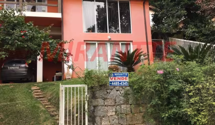 Sobrado de 360m² com 3 quartos em Serra da Cantareira