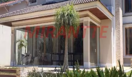 Sobrado de 700m² com 5 quartos em Serra Da Cantareira