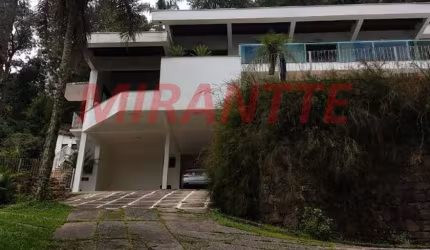 Sobrado de 400m² com 4 quartos em Serra Da Cantareira