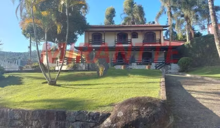 Sobrado de 286m² com 3 quartos em Caceia