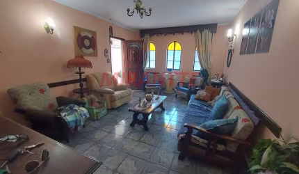 Sobrado de 206m² com 5 quartos em Pedra Branca