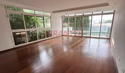 Sobrado de 693m² com 8 quartos em Lapa