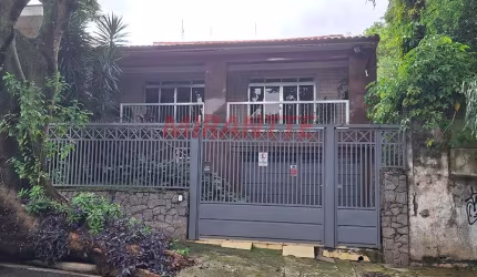 Sobrado de 228m² com 4 quartos em Jardim São Paulo