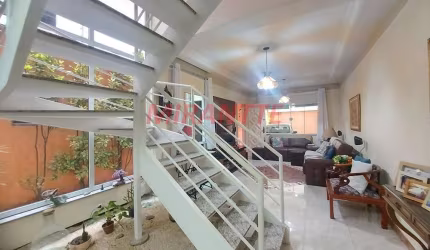 Sobrado de 140m² com 3 quartos em Parada Inglesa