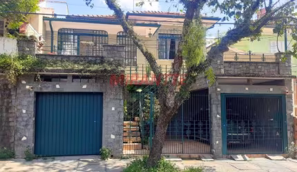 Casa terrea de 160m² com 3 quartos em Água Fria