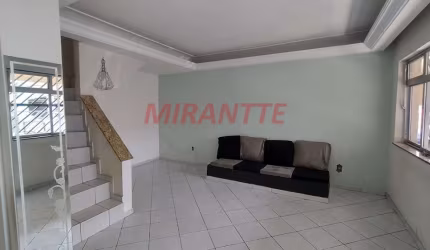 Sobrado de 354m² com 5 quartos em Vila Gustavo