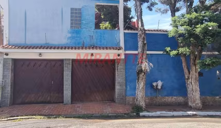 Sobrado de 274m² com 2 quartos em Pedra Branca